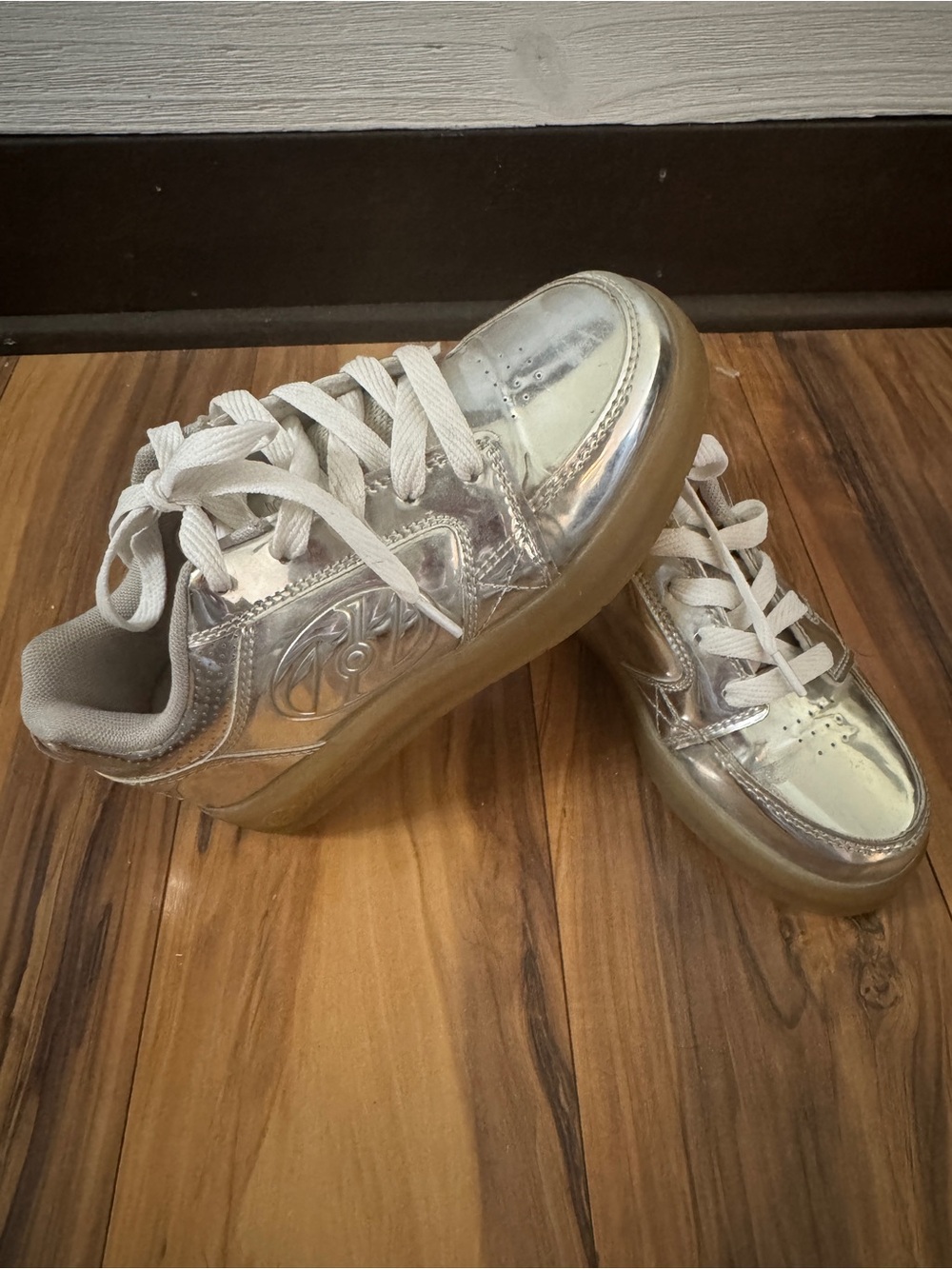 Heelys Premium lo light up Metallic Silver Kids Sneakers with White Laces
